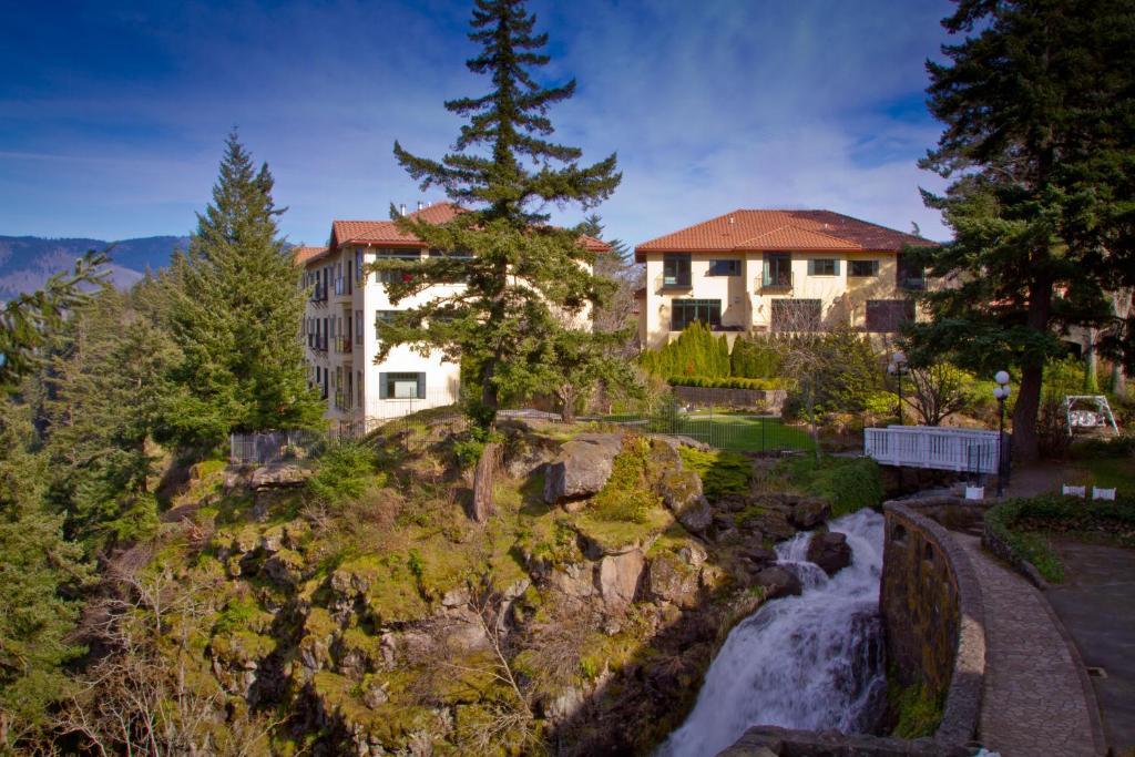 Columbia Cliff Villas Hood River Exteriör bild